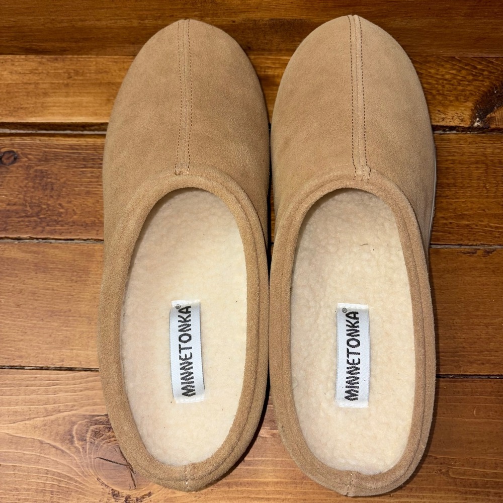 Minnetonka Suede Mule Slippers Mens 12 Tan 41011 Faux Fur Lined Slip On Scuff - Picture 2 of 7